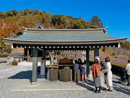 尊永寺の手水