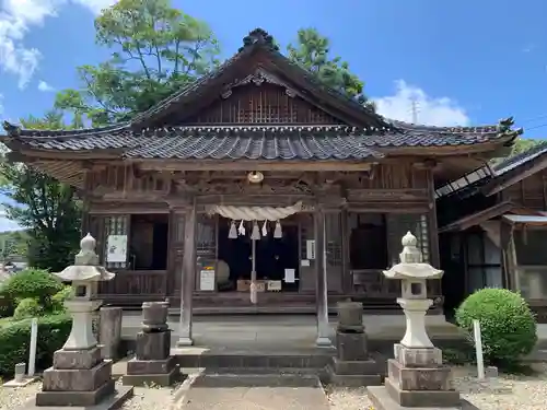 机﨑神社の本殿