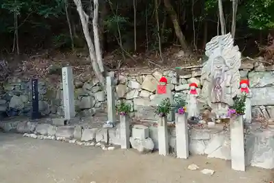 中山寺奥之院の地蔵