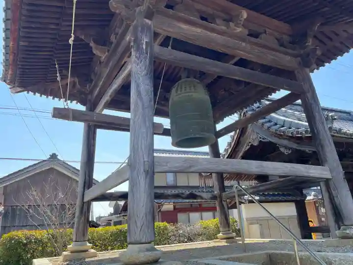 仏道寺の{uncategorized: "未分類", other: "その他", undefined: "問題あり", building: "その他建物", grave: "お墓", sacred_gate: "鳥居", guardian: "狛犬", statue: "像", buddha: "仏像", history: "歴史", nature: "自然", garden: "庭園", animal: "動物", pagoda: "塔", temizu: "手水舎", mountain_gate: "山門・神門", sanctuary: "本殿・本堂", subordinate: "末社・摂社", art: "芸術", scenery: "景色", jizo: "地蔵", ema: "絵馬", goshuin: "御朱印", omikuji: "おみくじ", items: "授与品その他", amulet: "お守り", goshuincho: "御朱印帳", eats: "食事", festival: "お祭り", votive_dance: "神楽", shichigosan: "七五三参", wedding: "結婚式", experience: "体験その他", initially: "初詣", around: "周辺", anti_infection: "感染症対策"}