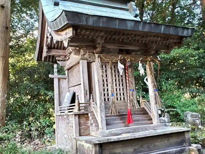 二村神社の末社・摂社