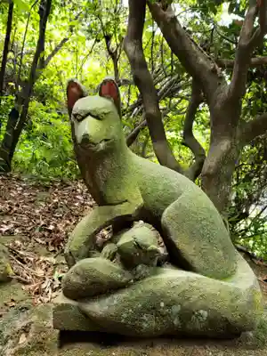 白金氷川神社の狛犬