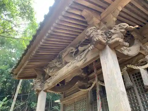 三柱神社の芸術