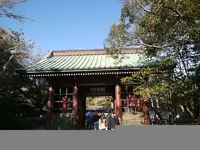 高徳院の山門・神門