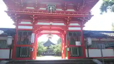 新日吉神宮の山門・神門