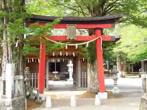 淺間神社（忍野八海）の鳥居