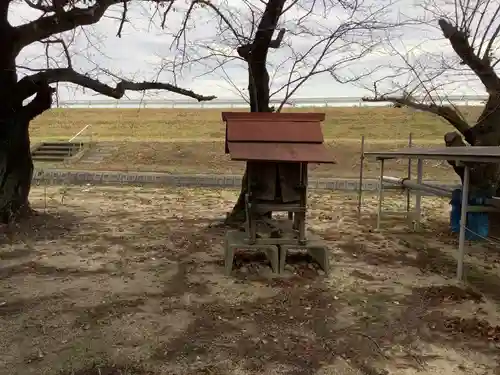 三明神社（神領町）の末社・摂社