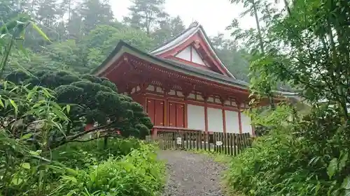 達谷西光寺の本殿