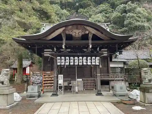 四所神社の{uncategorized: "未分類", other: "その他", undefined: "問題あり", building: "その他建物", grave: "お墓", sacred_gate: "鳥居", guardian: "狛犬", statue: "像", buddha: "仏像", history: "歴史", nature: "自然", garden: "庭園", animal: "動物", pagoda: "塔", temizu: "手水舎", mountain_gate: "山門・神門", sanctuary: "本殿・本堂", subordinate: "末社・摂社", art: "芸術", scenery: "景色", jizo: "地蔵", ema: "絵馬", goshuin: "御朱印", omikuji: "おみくじ", items: "授与品その他", amulet: "お守り", goshuincho: "御朱印帳", eats: "食事", festival: "お祭り", votive_dance: "神楽", shichigosan: "七五三参", wedding: "結婚式", experience: "体験その他", initially: "初詣", around: "周辺", anti_infection: "感染症対策"}