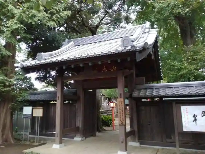 明王院(満願寺別院)の山門・神門
