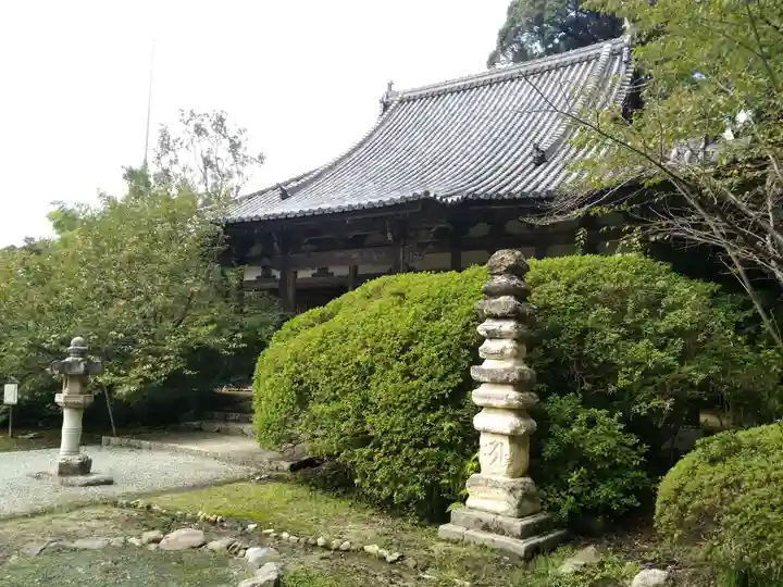 長岳寺の本殿・本堂