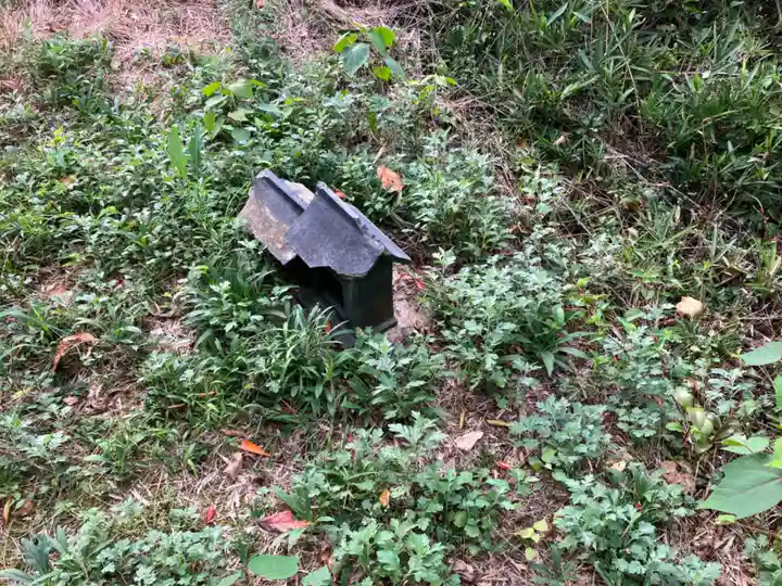 矢田稲荷神社の末社・摂社
