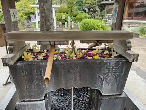 鳩森八幡神社の手水舎