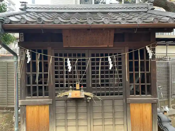 靍護稲荷神社の{uncategorized: "未分類", other: "その他", undefined: "問題あり", building: "その他建物", grave: "お墓", sacred_gate: "鳥居", guardian: "狛犬", statue: "像", buddha: "仏像", history: "歴史", nature: "自然", garden: "庭園", animal: "動物", pagoda: "塔", temizu: "手水舎", mountain_gate: "山門・神門", sanctuary: "本殿・本堂", subordinate: "末社・摂社", art: "芸術", scenery: "景色", jizo: "地蔵", ema: "絵馬", goshuin: "御朱印", omikuji: "おみくじ", items: "授与品その他", amulet: "お守り", goshuincho: "御朱印帳", eats: "食事", festival: "お祭り", votive_dance: "神楽", shichigosan: "七五三参", wedding: "結婚式", experience: "体験その他", initially: "初詣", around: "周辺", anti_infection: "感染症対策"}