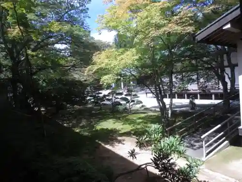 高野山金剛峯寺奥の院の庭園