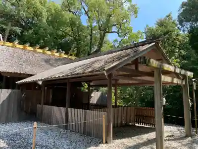 月讀宮（皇大神宮別宮）の{uncategorized: "未分類", other: "その他", undefined: "問題あり", building: "その他建物", grave: "お墓", sacred_gate: "鳥居", guardian: "狛犬", statue: "像", buddha: "仏像", history: "歴史", nature: "自然", garden: "庭園", animal: "動物", pagoda: "塔", temizu: "手水舎", mountain_gate: "山門・神門", sanctuary: "本殿・本堂", subordinate: "末社・摂社", art: "芸術", scenery: "景色", jizo: "地蔵", ema: "絵馬", goshuin: "御朱印", omikuji: "おみくじ", items: "授与品その他", amulet: "お守り", goshuincho: "御朱印帳", eats: "食事", festival: "お祭り", votive_dance: "神楽", shichigosan: "七五三参", wedding: "結婚式", experience: "体験その他", initially: "初詣", around: "周辺", anti_infection: "感染症対策"}