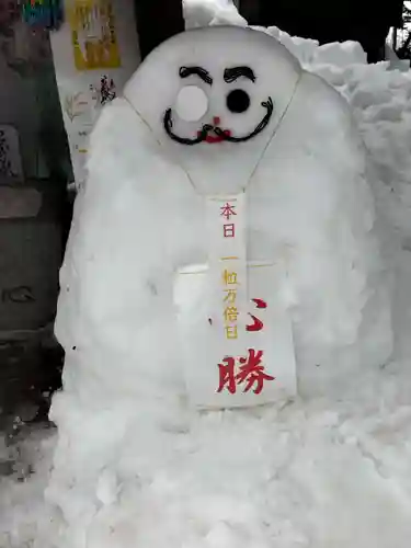 札幌諏訪神社の像