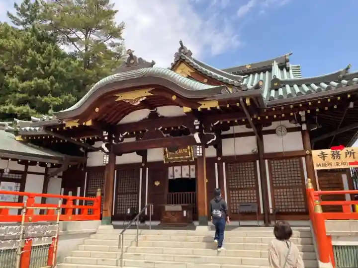 門戸厄神東光寺の本殿・本堂