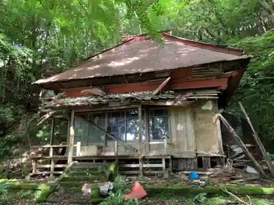 浪切不動尊の本殿・本堂