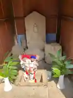 祠の仏像