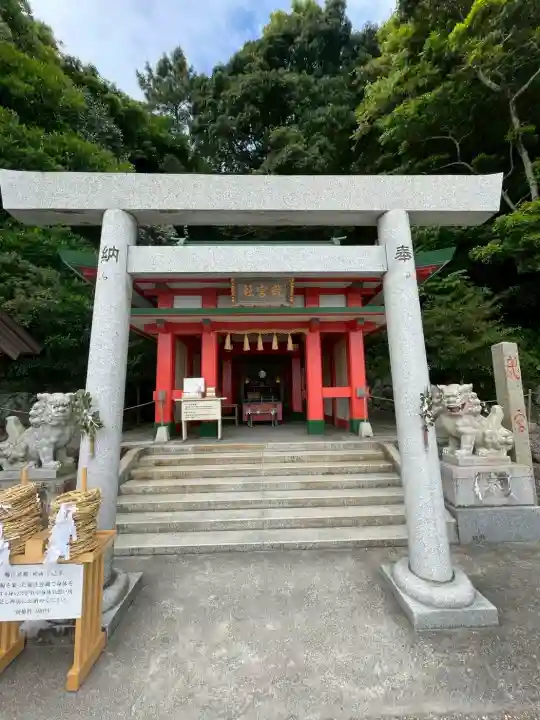 二見興玉神社の{uncategorized: "未分類", other: "その他", undefined: "問題あり", building: "その他建物", grave: "お墓", sacred_gate: "鳥居", guardian: "狛犬", statue: "像", buddha: "仏像", history: "歴史", nature: "自然", garden: "庭園", animal: "動物", pagoda: "塔", temizu: "手水舎", mountain_gate: "山門・神門", sanctuary: "本殿・本堂", subordinate: "末社・摂社", art: "芸術", scenery: "景色", jizo: "地蔵", ema: "絵馬", goshuin: "御朱印", omikuji: "おみくじ", items: "授与品その他", amulet: "お守り", goshuincho: "御朱印帳", eats: "食事", festival: "お祭り", votive_dance: "神楽", shichigosan: "七五三参", wedding: "結婚式", experience: "体験その他", initially: "初詣", around: "周辺", anti_infection: "感染症対策"}
