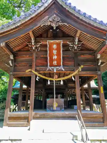布智神社（本甲）の本殿・本堂