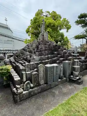 清学寺の{uncategorized: "未分類", other: "その他", undefined: "問題あり", building: "その他建物", grave: "お墓", sacred_gate: "鳥居", guardian: "狛犬", statue: "像", buddha: "仏像", history: "歴史", nature: "自然", garden: "庭園", animal: "動物", pagoda: "塔", temizu: "手水舎", mountain_gate: "山門・神門", sanctuary: "本殿・本堂", subordinate: "末社・摂社", art: "芸術", scenery: "景色", jizo: "地蔵", ema: "絵馬", goshuin: "御朱印", omikuji: "おみくじ", items: "授与品その他", amulet: "お守り", goshuincho: "御朱印帳", eats: "食事", festival: "お祭り", votive_dance: "神楽", shichigosan: "七五三参", wedding: "結婚式", experience: "体験その他", initially: "初詣", around: "周辺", anti_infection: "感染症対策"}