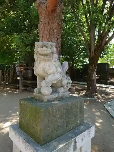 四柱神社の狛犬