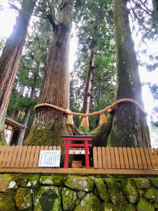 室生龍穴神社の末社・摂社