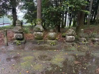 熊野神社の{uncategorized: "未分類", other: "その他", undefined: "問題あり", building: "その他建物", grave: "お墓", sacred_gate: "鳥居", guardian: "狛犬", statue: "像", buddha: "仏像", history: "歴史", nature: "自然", garden: "庭園", animal: "動物", pagoda: "塔", temizu: "手水舎", mountain_gate: "山門・神門", sanctuary: "本殿・本堂", subordinate: "末社・摂社", art: "芸術", scenery: "景色", jizo: "地蔵", ema: "絵馬", goshuin: "御朱印", omikuji: "おみくじ", items: "授与品その他", amulet: "お守り", goshuincho: "御朱印帳", eats: "食事", festival: "お祭り", votive_dance: "神楽", shichigosan: "七五三参", wedding: "結婚式", experience: "体験その他", initially: "初詣", around: "周辺", anti_infection: "感染症対策"}