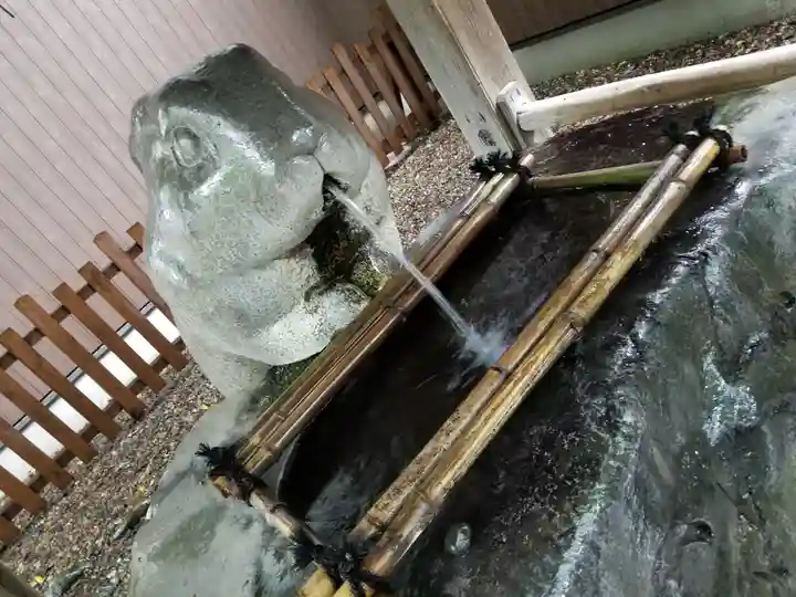 調神社の手水舎