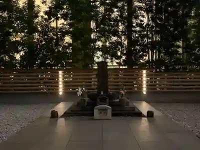 将門塚の{uncategorized: "未分類", other: "その他", undefined: "問題あり", building: "その他建物", grave: "お墓", sacred_gate: "鳥居", guardian: "狛犬", statue: "像", buddha: "仏像", history: "歴史", nature: "自然", garden: "庭園", animal: "動物", pagoda: "塔", temizu: "手水舎", mountain_gate: "山門・神門", sanctuary: "本殿・本堂", subordinate: "末社・摂社", art: "芸術", scenery: "景色", jizo: "地蔵", ema: "絵馬", goshuin: "御朱印", omikuji: "おみくじ", items: "授与品その他", amulet: "お守り", goshuincho: "御朱印帳", eats: "食事", festival: "お祭り", votive_dance: "神楽", shichigosan: "七五三参", wedding: "結婚式", experience: "体験その他", initially: "初詣", around: "周辺", anti_infection: "感染症対策"}