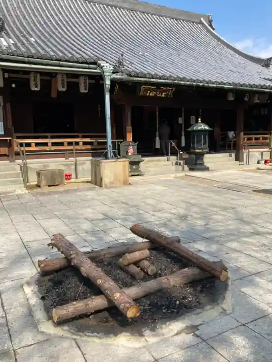 法楽寺の本殿・本堂