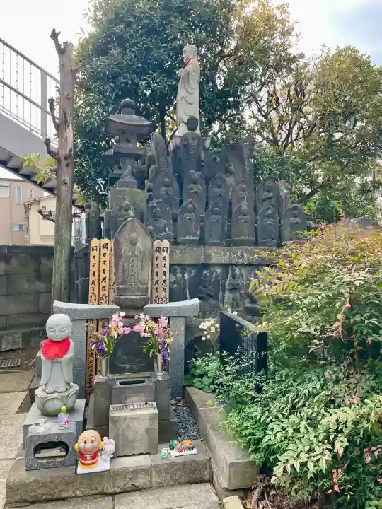 寳蓮寺の{uncategorized: "未分類", other: "その他", undefined: "問題あり", building: "その他建物", grave: "お墓", sacred_gate: "鳥居", guardian: "狛犬", statue: "像", buddha: "仏像", history: "歴史", nature: "自然", garden: "庭園", animal: "動物", pagoda: "塔", temizu: "手水舎", mountain_gate: "山門・神門", sanctuary: "本殿・本堂", subordinate: "末社・摂社", art: "芸術", scenery: "景色", jizo: "地蔵", ema: "絵馬", goshuin: "御朱印", omikuji: "おみくじ", items: "授与品その他", amulet: "お守り", goshuincho: "御朱印帳", eats: "食事", festival: "お祭り", votive_dance: "神楽", shichigosan: "七五三参", wedding: "結婚式", experience: "体験その他", initially: "初詣", around: "周辺", anti_infection: "感染症対策"}