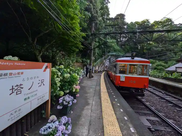 深澤銭洗弁財天の周辺