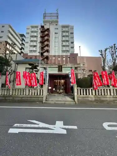 笠間稲荷神社 東京別社の{uncategorized: "未分類", other: "その他", undefined: "問題あり", building: "その他建物", grave: "お墓", sacred_gate: "鳥居", guardian: "狛犬", statue: "像", buddha: "仏像", history: "歴史", nature: "自然", garden: "庭園", animal: "動物", pagoda: "塔", temizu: "手水舎", mountain_gate: "山門・神門", sanctuary: "本殿・本堂", subordinate: "末社・摂社", art: "芸術", scenery: "景色", jizo: "地蔵", ema: "絵馬", goshuin: "御朱印", omikuji: "おみくじ", items: "授与品その他", amulet: "お守り", goshuincho: "御朱印帳", eats: "食事", festival: "お祭り", votive_dance: "神楽", shichigosan: "七五三参", wedding: "結婚式", experience: "体験その他", initially: "初詣", around: "周辺", anti_infection: "感染症対策"}