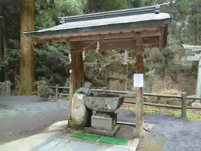 草部吉見神社の手水舎