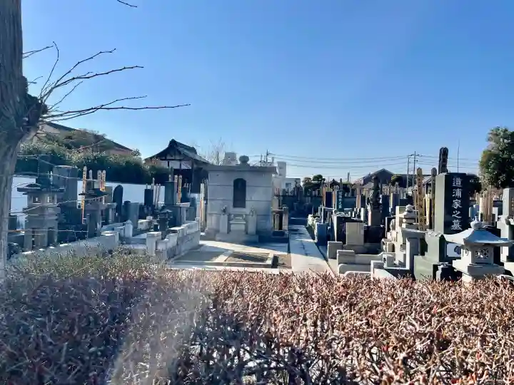 宝輪寺の{uncategorized: "未分類", other: "その他", undefined: "問題あり", building: "その他建物", grave: "お墓", sacred_gate: "鳥居", guardian: "狛犬", statue: "像", buddha: "仏像", history: "歴史", nature: "自然", garden: "庭園", animal: "動物", pagoda: "塔", temizu: "手水舎", mountain_gate: "山門・神門", sanctuary: "本殿・本堂", subordinate: "末社・摂社", art: "芸術", scenery: "景色", jizo: "地蔵", ema: "絵馬", goshuin: "御朱印", omikuji: "おみくじ", items: "授与品その他", amulet: "お守り", goshuincho: "御朱印帳", eats: "食事", festival: "お祭り", votive_dance: "神楽", shichigosan: "七五三参", wedding: "結婚式", experience: "体験その他", initially: "初詣", around: "周辺", anti_infection: "感染症対策"}