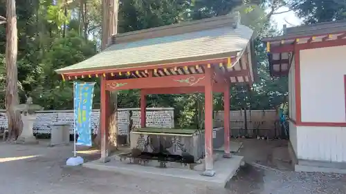 薦神社の手水舎