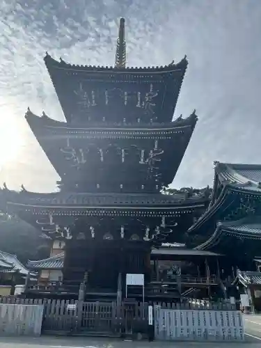 水間寺の{uncategorized: "未分類", other: "その他", undefined: "問題あり", building: "その他建物", grave: "お墓", sacred_gate: "鳥居", guardian: "狛犬", statue: "像", buddha: "仏像", history: "歴史", nature: "自然", garden: "庭園", animal: "動物", pagoda: "塔", temizu: "手水舎", mountain_gate: "山門・神門", sanctuary: "本殿・本堂", subordinate: "末社・摂社", art: "芸術", scenery: "景色", jizo: "地蔵", ema: "絵馬", goshuin: "御朱印", omikuji: "おみくじ", items: "授与品その他", amulet: "お守り", goshuincho: "御朱印帳", eats: "食事", festival: "お祭り", votive_dance: "神楽", shichigosan: "七五三参", wedding: "結婚式", experience: "体験その他", initially: "初詣", around: "周辺", anti_infection: "感染症対策"}