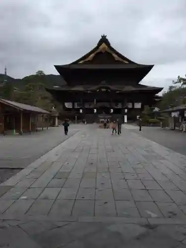 善光寺の本殿・本堂