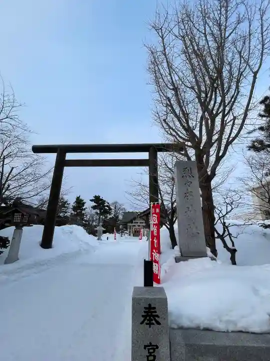烈々布神社の鳥居