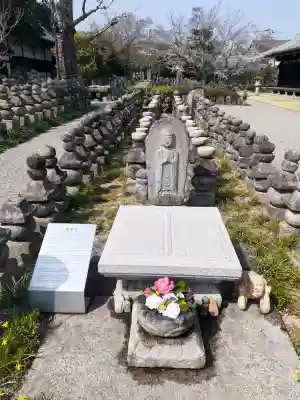 元興寺の{uncategorized: "未分類", other: "その他", undefined: "問題あり", building: "その他建物", grave: "お墓", sacred_gate: "鳥居", guardian: "狛犬", statue: "像", buddha: "仏像", history: "歴史", nature: "自然", garden: "庭園", animal: "動物", pagoda: "塔", temizu: "手水舎", mountain_gate: "山門・神門", sanctuary: "本殿・本堂", subordinate: "末社・摂社", art: "芸術", scenery: "景色", jizo: "地蔵", ema: "絵馬", goshuin: "御朱印", omikuji: "おみくじ", items: "授与品その他", amulet: "お守り", goshuincho: "御朱印帳", eats: "食事", festival: "お祭り", votive_dance: "神楽", shichigosan: "七五三参", wedding: "結婚式", experience: "体験その他", initially: "初詣", around: "周辺", anti_infection: "感染症対策"}