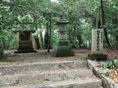 美濃國一宮　南宮大社の{uncategorized: "未分類", other: "その他", undefined: "問題あり", building: "その他建物", grave: "お墓", sacred_gate: "鳥居", guardian: "狛犬", statue: "像", buddha: "仏像", history: "歴史", nature: "自然", garden: "庭園", animal: "動物", pagoda: "塔", temizu: "手水舎", mountain_gate: "山門・神門", sanctuary: "本殿・本堂", subordinate: "末社・摂社", art: "芸術", scenery: "景色", jizo: "地蔵", ema: "絵馬", goshuin: "御朱印", omikuji: "おみくじ", items: "授与品その他", amulet: "お守り", goshuincho: "御朱印帳", eats: "食事", festival: "お祭り", votive_dance: "神楽", shichigosan: "七五三参", wedding: "結婚式", experience: "体験その他", initially: "初詣", around: "周辺", anti_infection: "感染症対策"}