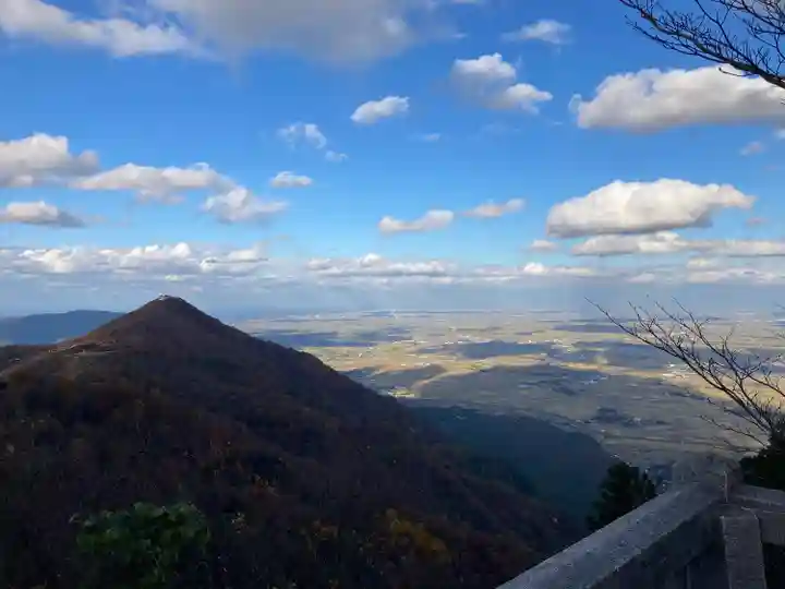 彌彦神社奥宮(御神廟)(新潟県)