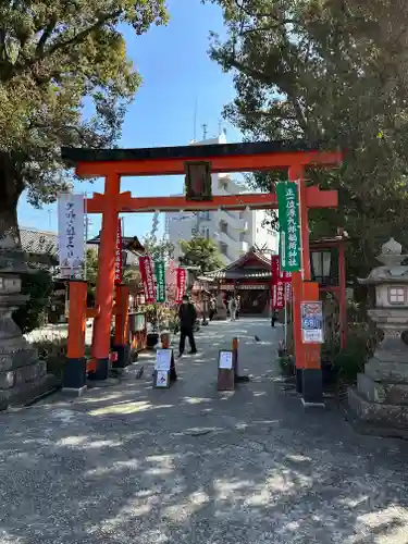 源九郎稲荷神社の鳥居