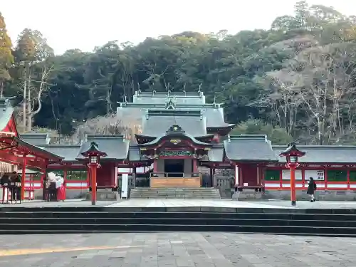 霧島神宮の{uncategorized: "未分類", other: "その他", undefined: "問題あり", building: "その他建物", grave: "お墓", sacred_gate: "鳥居", guardian: "狛犬", statue: "像", buddha: "仏像", history: "歴史", nature: "自然", garden: "庭園", animal: "動物", pagoda: "塔", temizu: "手水舎", mountain_gate: "山門・神門", sanctuary: "本殿・本堂", subordinate: "末社・摂社", art: "芸術", scenery: "景色", jizo: "地蔵", ema: "絵馬", goshuin: "御朱印", omikuji: "おみくじ", items: "授与品その他", amulet: "お守り", goshuincho: "御朱印帳", eats: "食事", festival: "お祭り", votive_dance: "神楽", shichigosan: "七五三参", wedding: "結婚式", experience: "体験その他", initially: "初詣", around: "周辺", anti_infection: "感染症対策"}