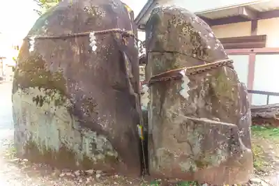三ツ石神社(岩手県)