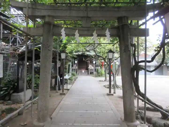 千住本氷川神社の鳥居