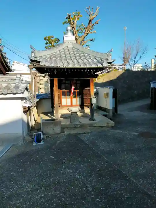 一乗寺の{uncategorized: "未分類", other: "その他", undefined: "問題あり", building: "その他建物", grave: "お墓", sacred_gate: "鳥居", guardian: "狛犬", statue: "像", buddha: "仏像", history: "歴史", nature: "自然", garden: "庭園", animal: "動物", pagoda: "塔", temizu: "手水舎", mountain_gate: "山門・神門", sanctuary: "本殿・本堂", subordinate: "末社・摂社", art: "芸術", scenery: "景色", jizo: "地蔵", ema: "絵馬", goshuin: "御朱印", omikuji: "おみくじ", items: "授与品その他", amulet: "お守り", goshuincho: "御朱印帳", eats: "食事", festival: "お祭り", votive_dance: "神楽", shichigosan: "七五三参", wedding: "結婚式", experience: "体験その他", initially: "初詣", around: "周辺", anti_infection: "感染症対策"}